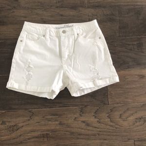 UNIVERSAL THREAD HIGH RISE MIDI SHORTS WHITE